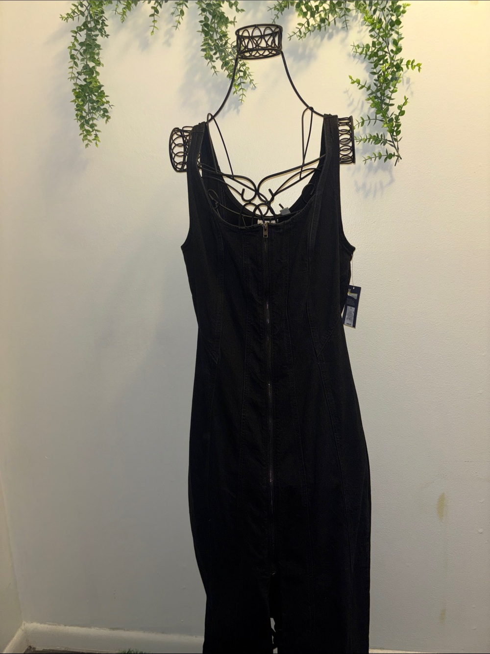 Universal Thread Black Sleeveless Zip-Front Maxi Dress with Strappy Back Detail